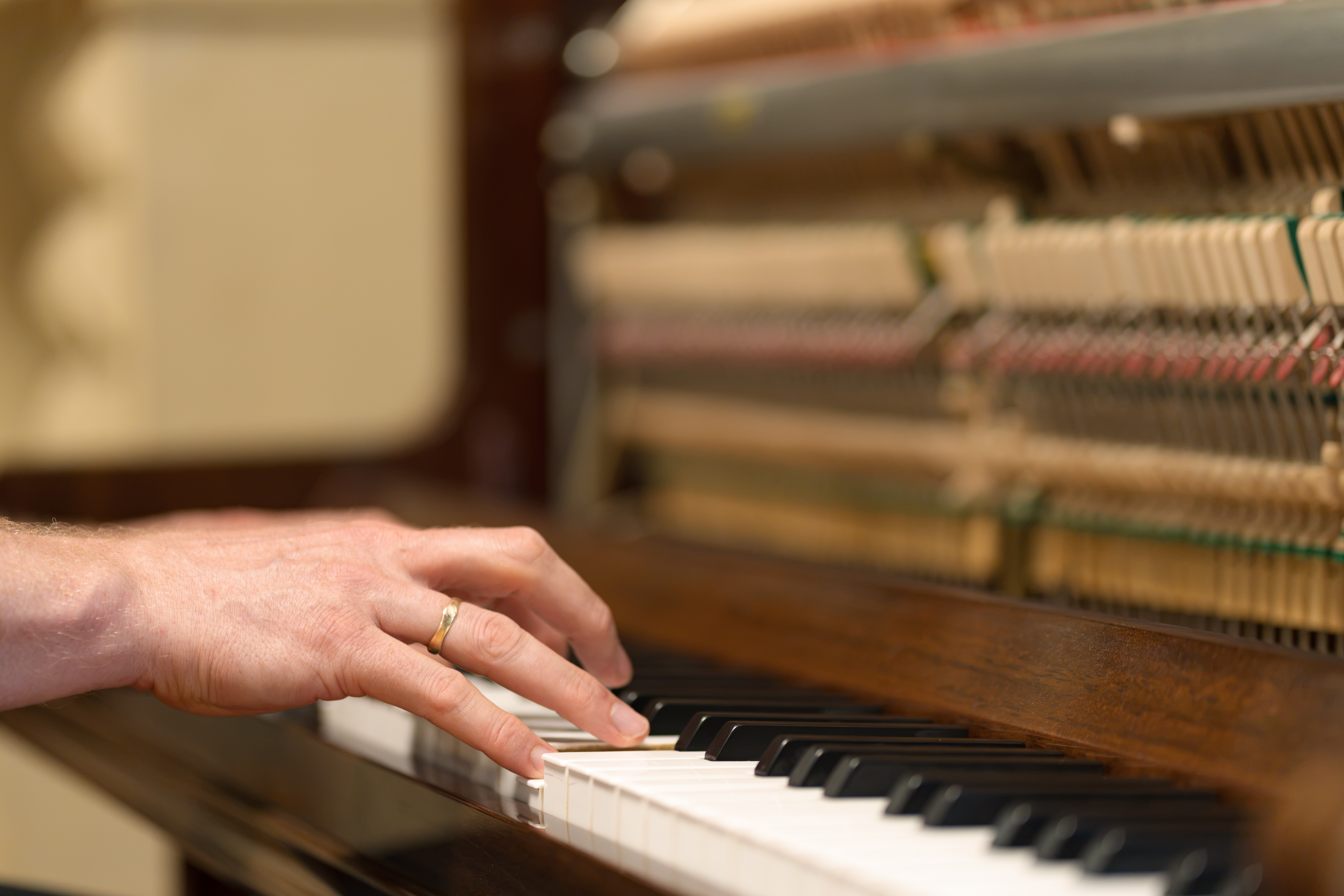 Simon Hand Piano