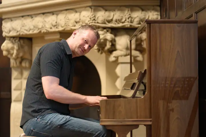 Simon Georg Klavier